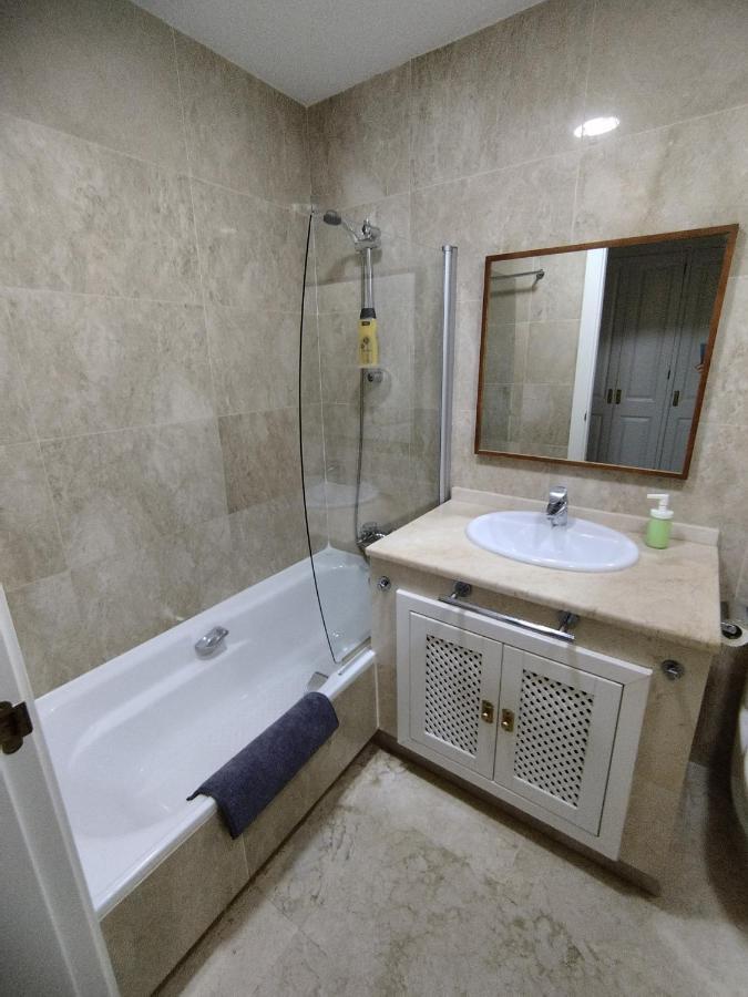 3 Roda Golf Apartment