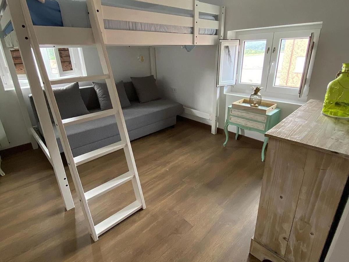 Cocos Surfhouse Hostel