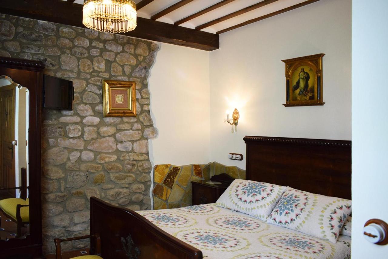 Casona De Linares * Selaya