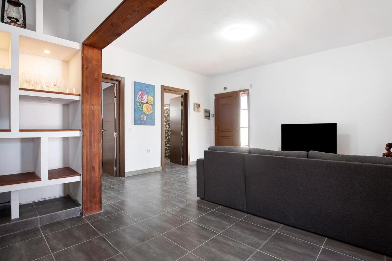 Casa Vieja *