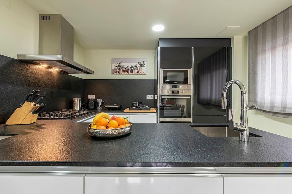 5 Stelle Piscina, Jacuzzi, Wifi - 2 Min Dal Mare Apartamento *
