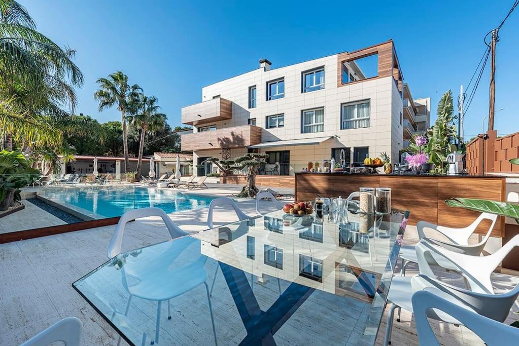 5 Stelle Piscina, Jacuzzi, Wifi - 2 Min Dal Mare