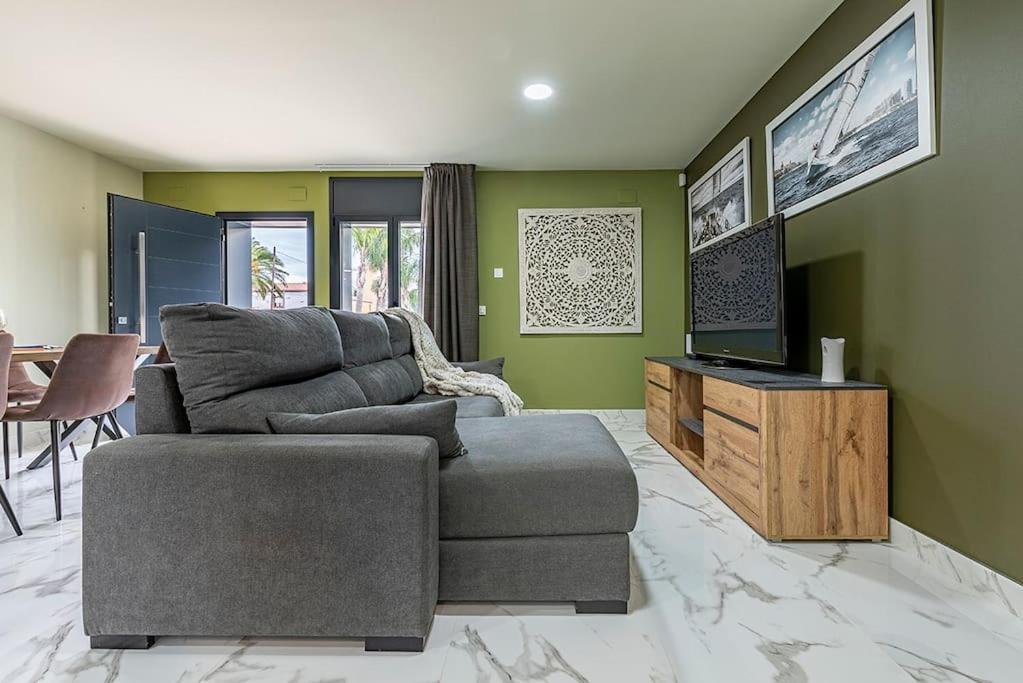 Apartamento 5 Stelle Piscina, Jacuzzi, Wifi - 2 Min Dal Mare Miami Platja (Miami Playa)