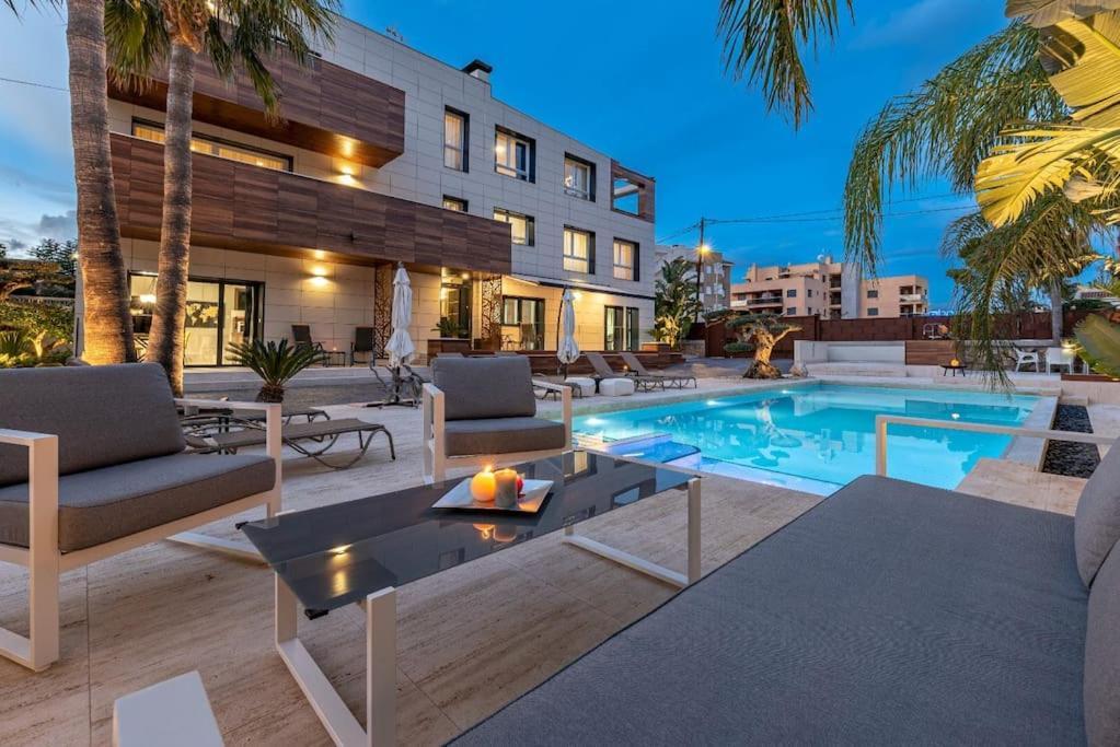 Apartamento Lusso E Relax Con Piscina A 2 Minuti Dal Mare
