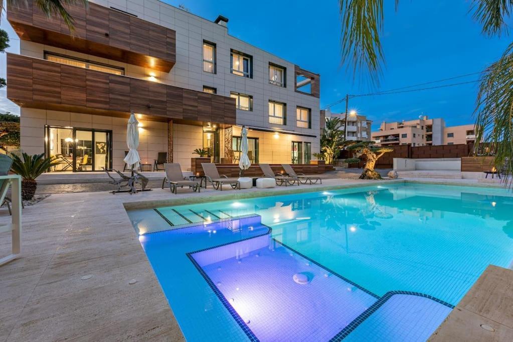 Lusso E Relax Con Piscina A 2 Minuti Dal Mare *