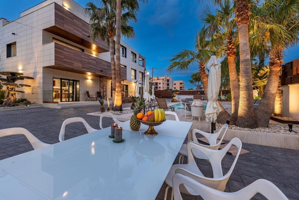Lusso E Relax Con Piscina A 2 Minuti Dal Mare Apartamento *