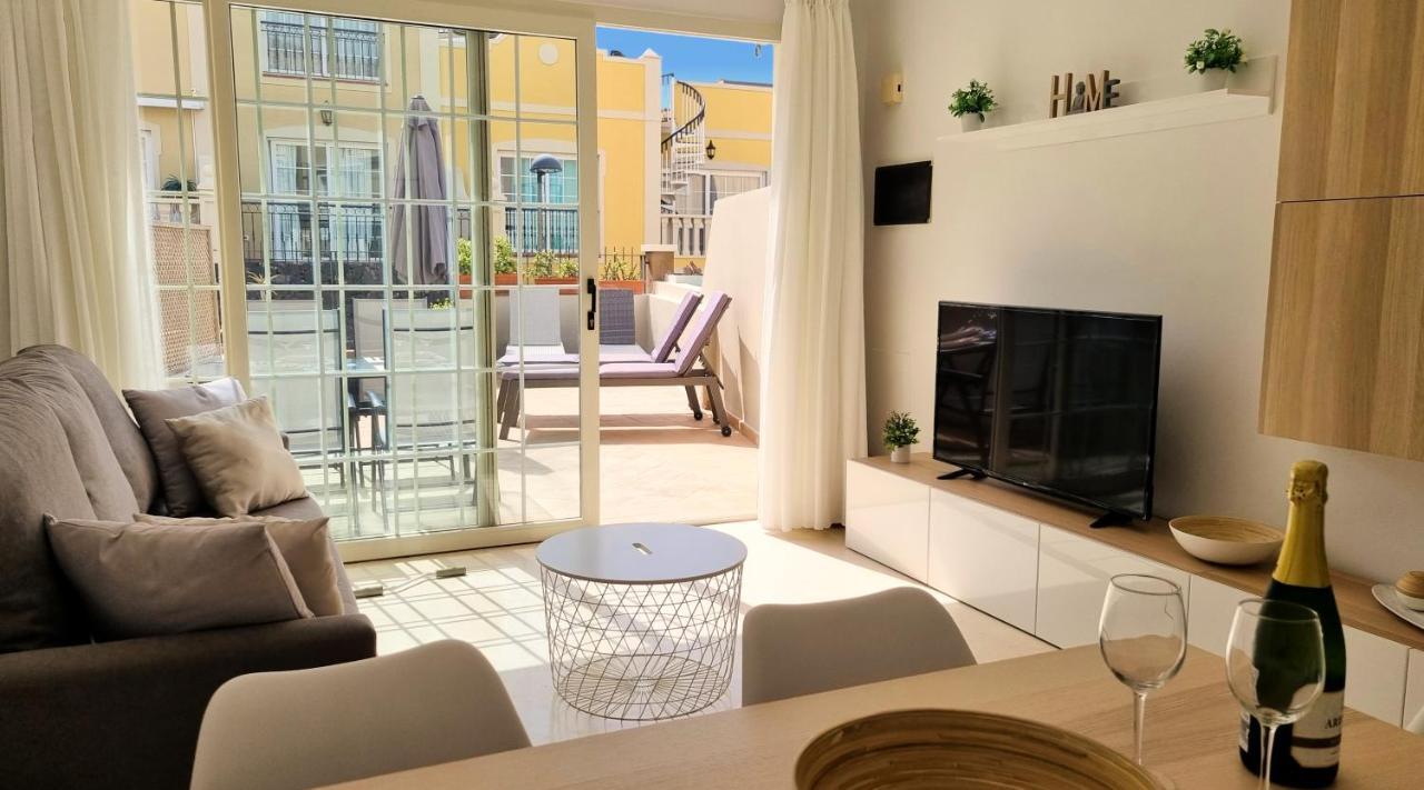 Lovely With Big Sunny Terrace Apartamento Palm-mar