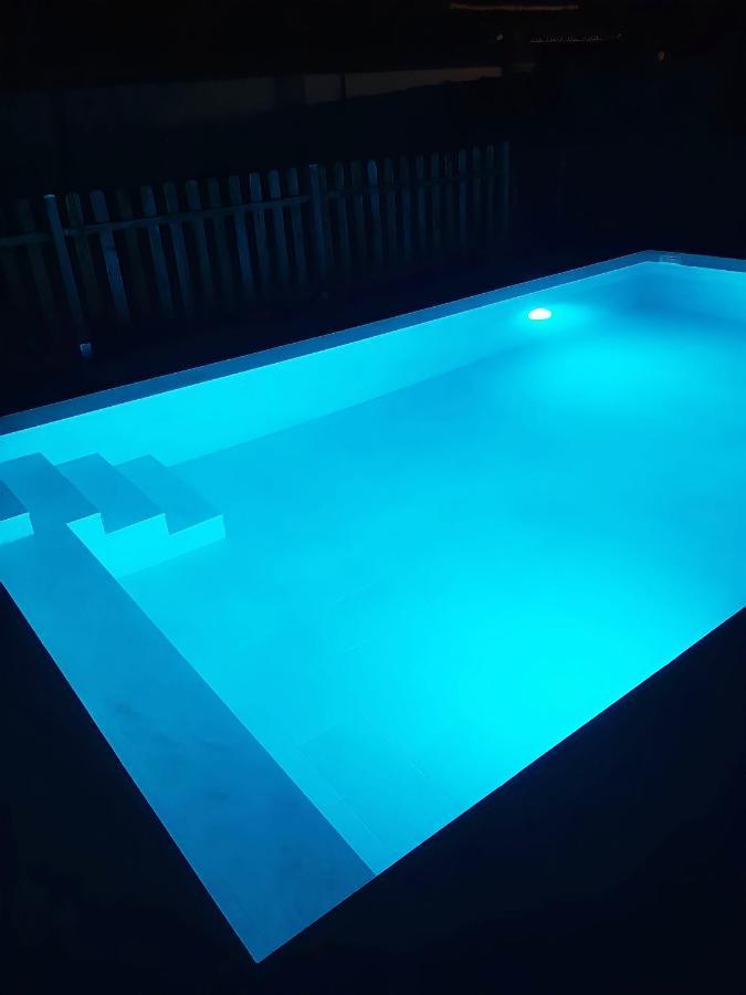 Chalet Con Piscina Privada Y Barbacoa Сasa de vacaciones *