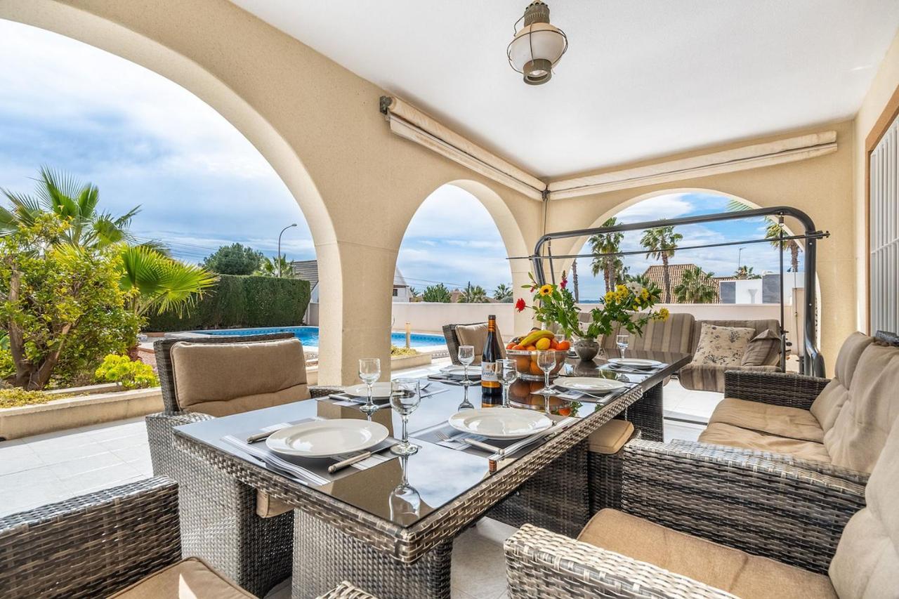 Azul Villa