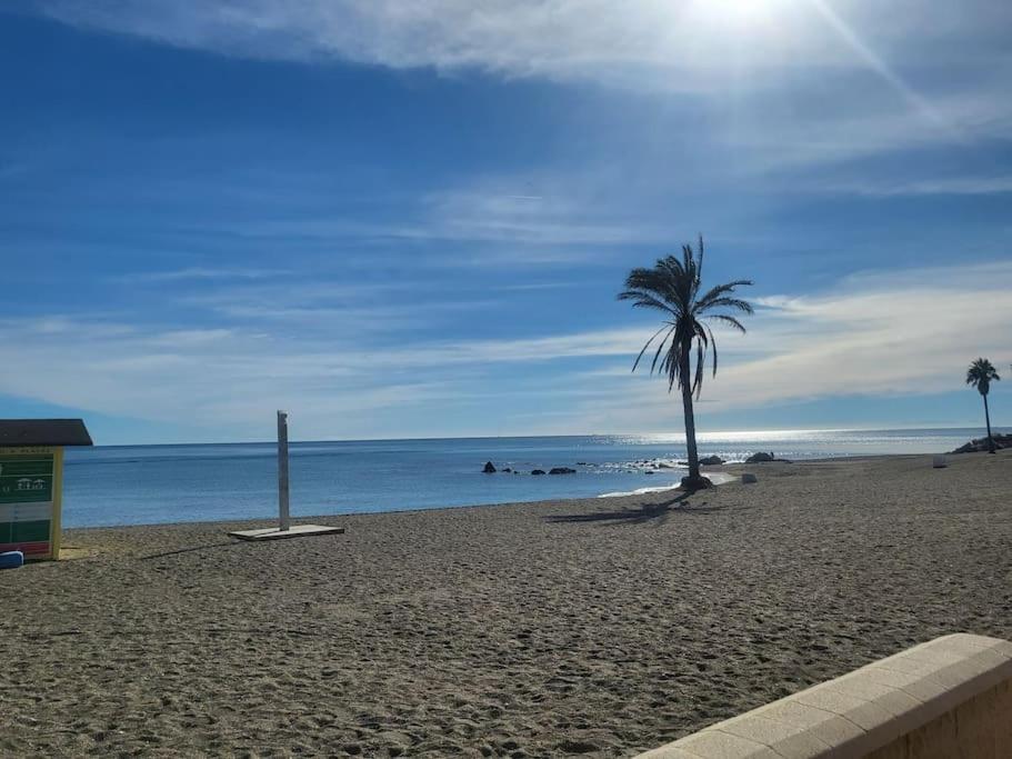 Detached 4 Bed Duquesa With Private Infinity Pool Close To Port And Manilva