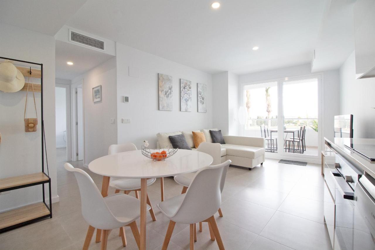 Global Properties, Con Terraza Y Vistas A La Piscina En Gran Canet *