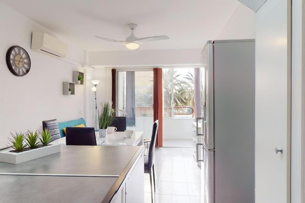 Apartment 60 M2,piscine, Commerce Roses