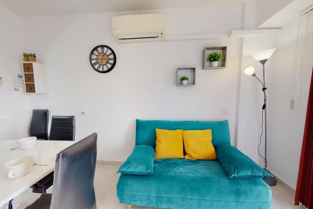 60 M2,piscine, Commerce Apartment Roses