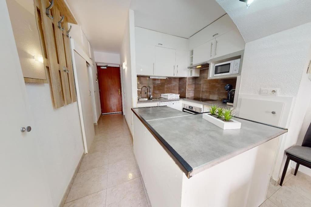 60 M2,piscine, Commerce Apartment