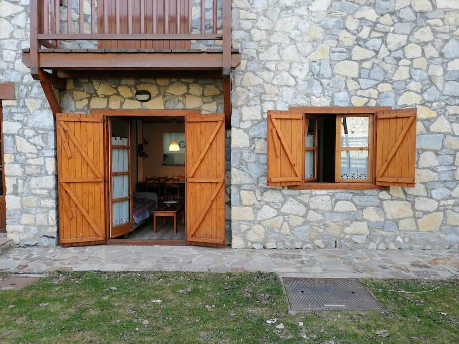 Apartment Planta Baja Con Jardin Isard 3 *