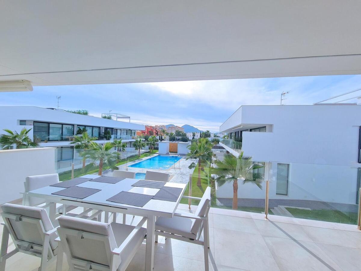 Luxury Apartment *