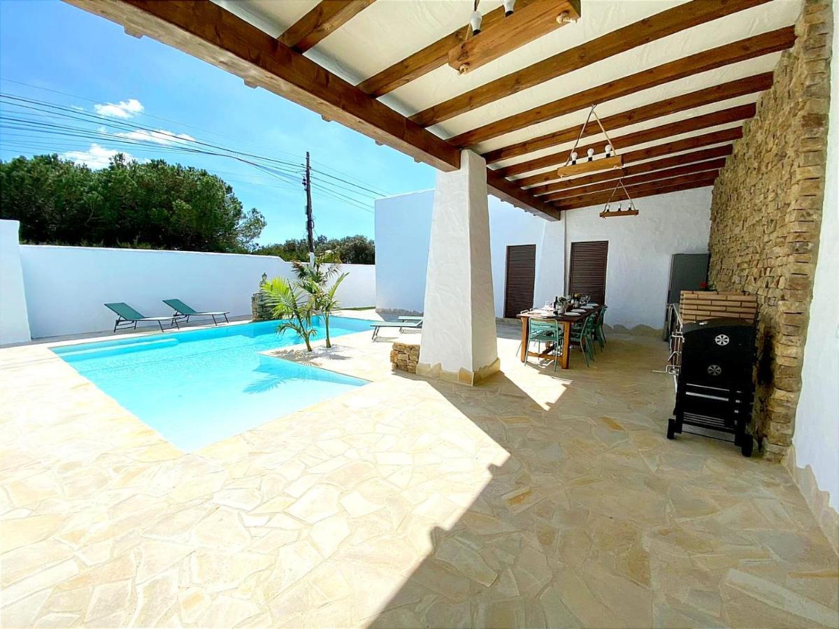 Galdana Villa *
