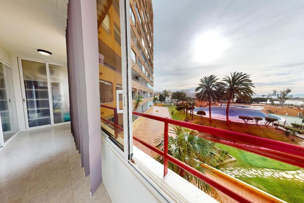 60 M2,piscine, Commerce Apartment *