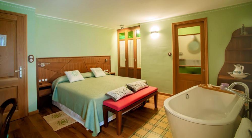 Cal Fuster De La Placa Bed and breakfast 3*