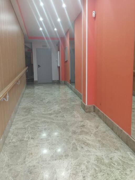 Piso.2hab+2banos+garaje+asc+a C. Apartment *