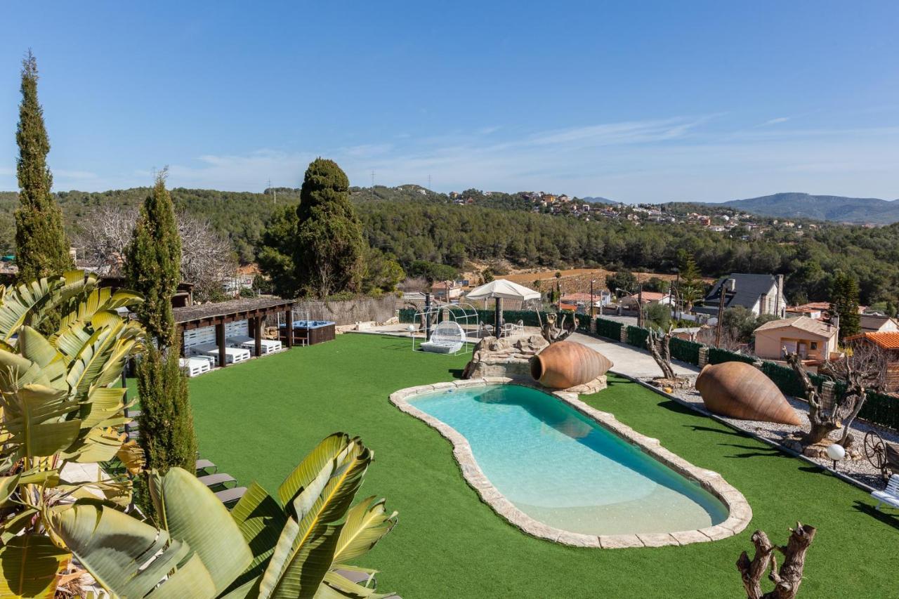 Masia Trabal Holiday home *