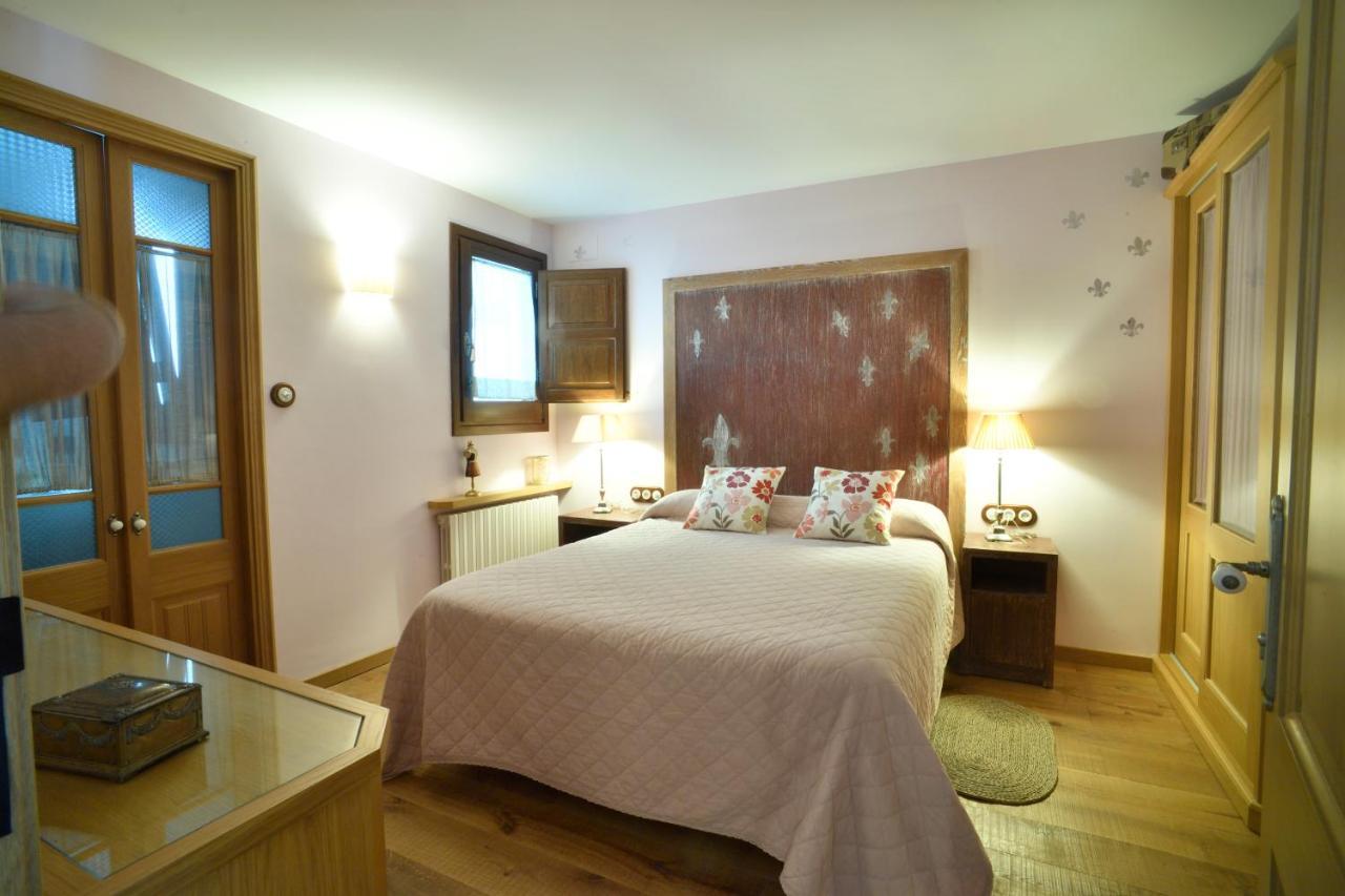 Bed and breakfast Cal Fuster De La Placa 3*