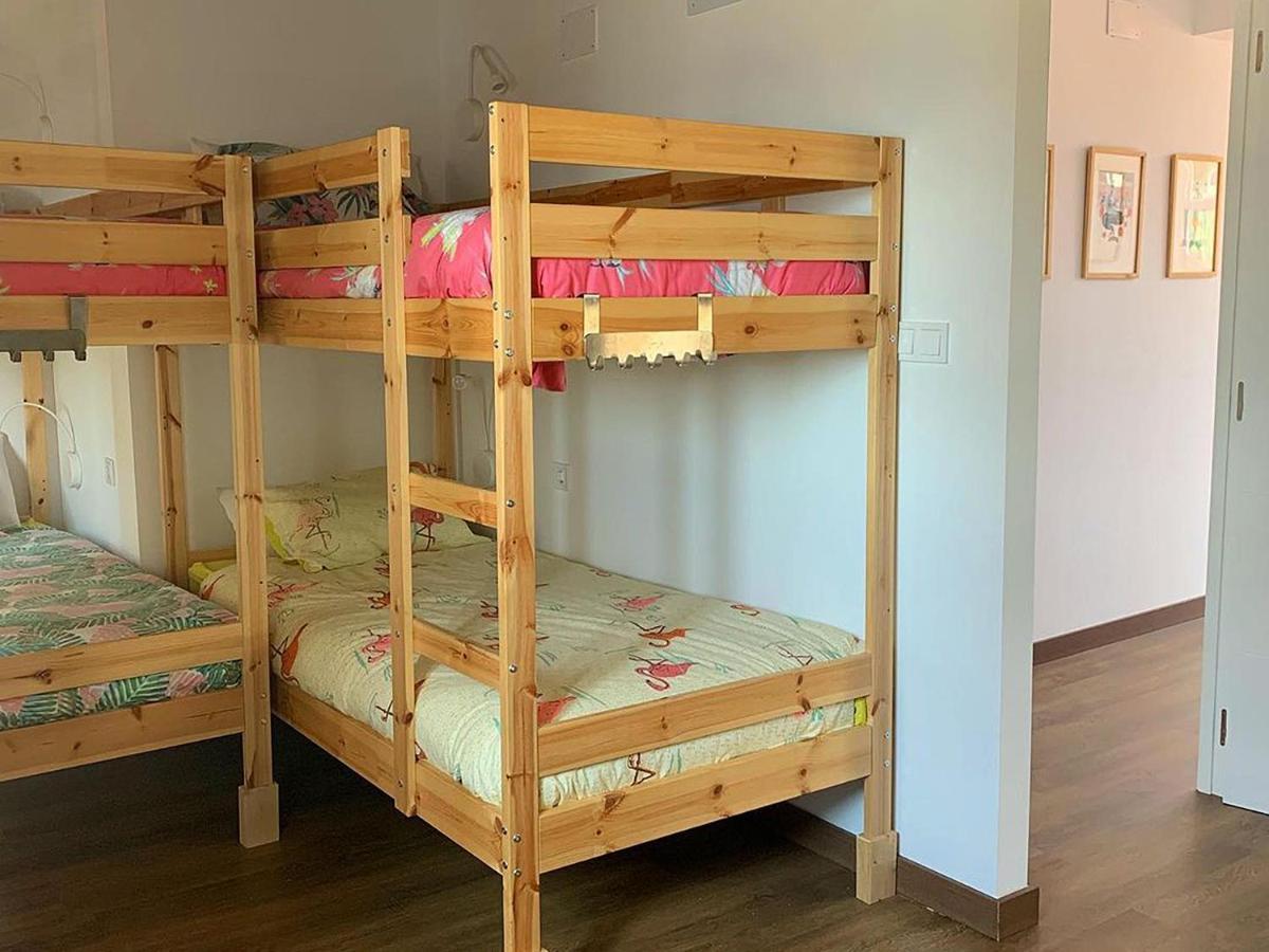 Cocos Surfhouse Hostel *