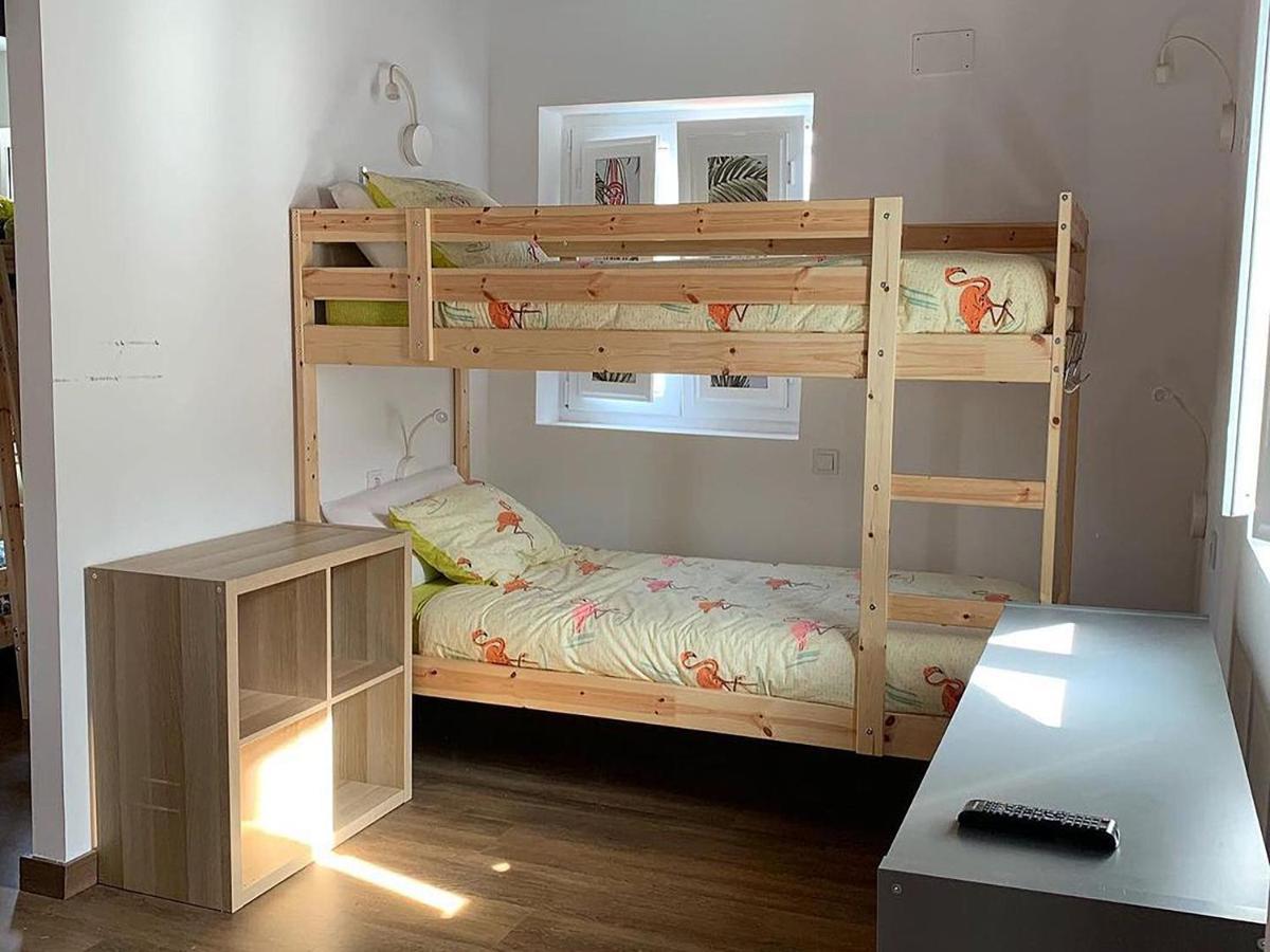 Cocos Surfhouse Hostel *