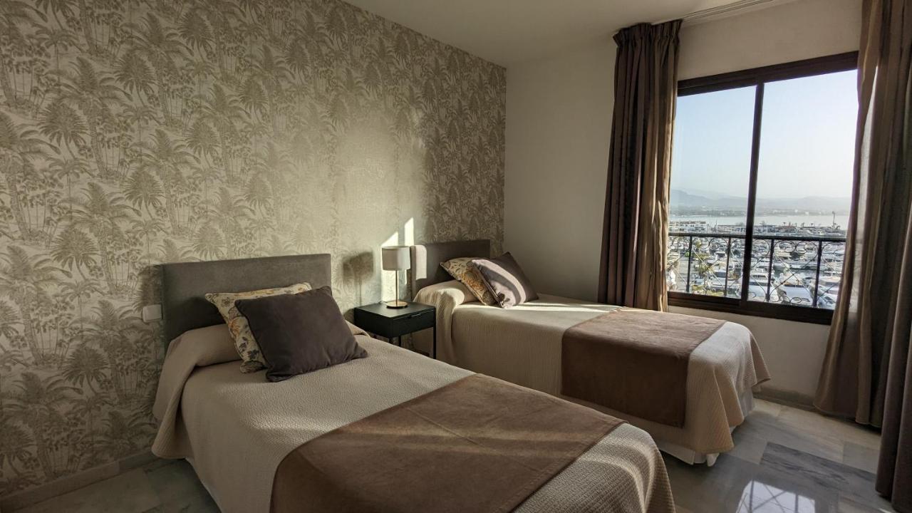 Aparthotel Benabola &