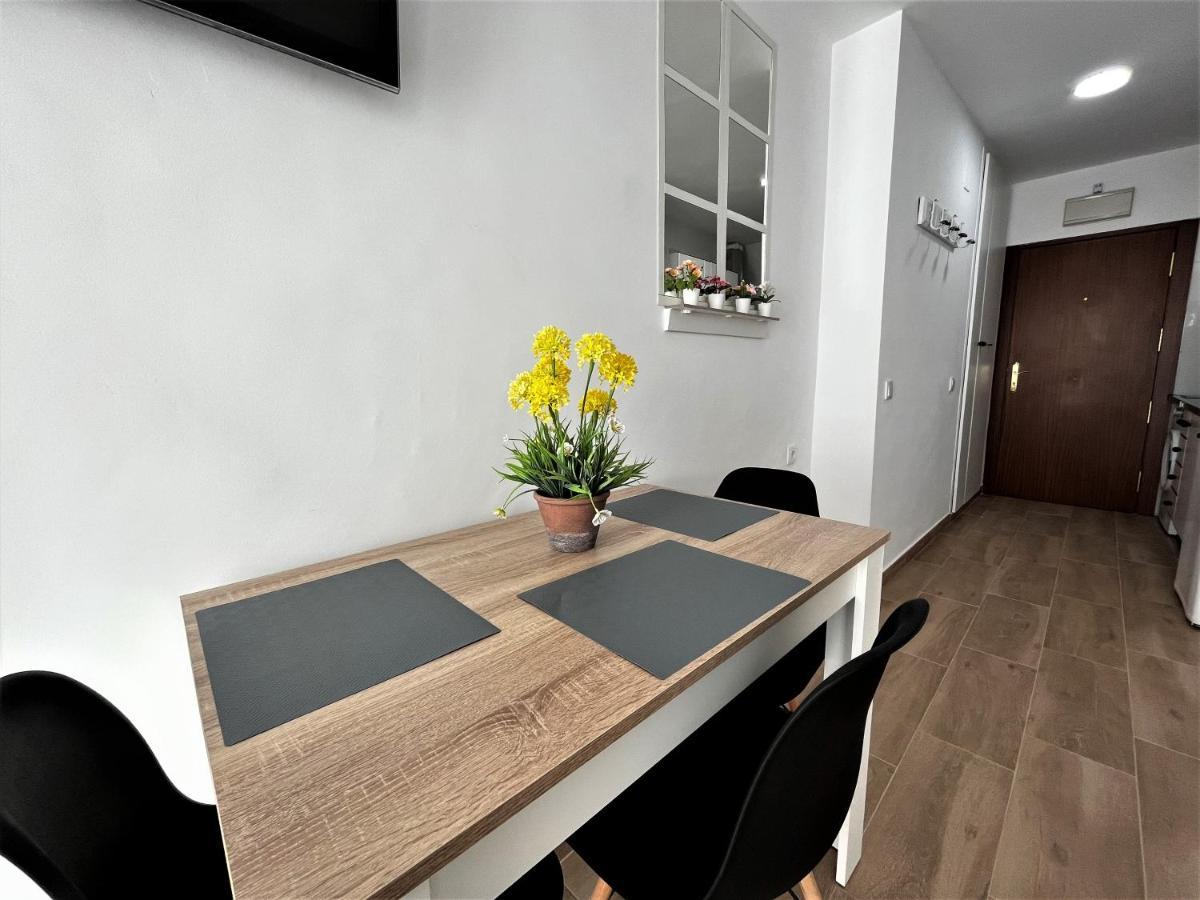 Apartment Ver7 - Estudio, Wifi, Fire Stick Amazon, Terraza, Vistas Al Mar, Piscina Torremolinos