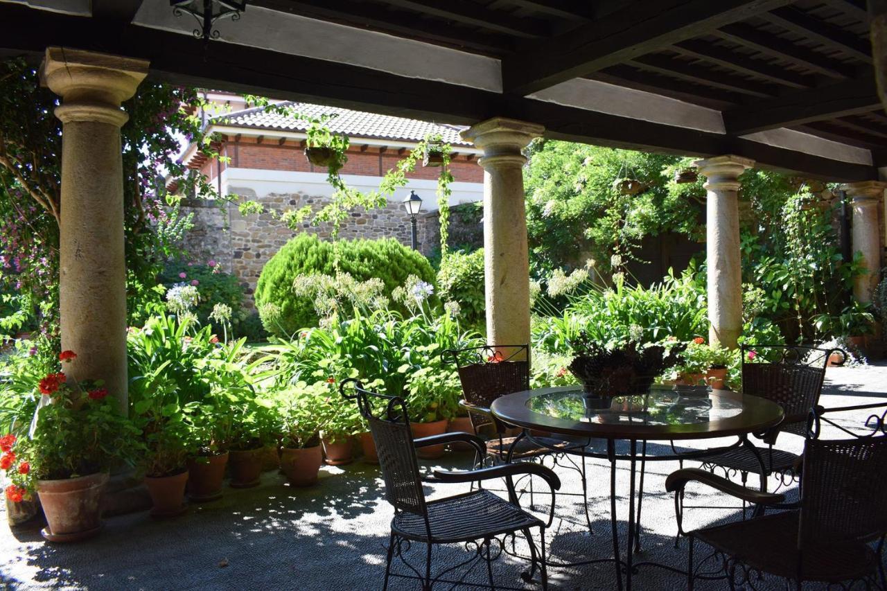 Casona De Linares