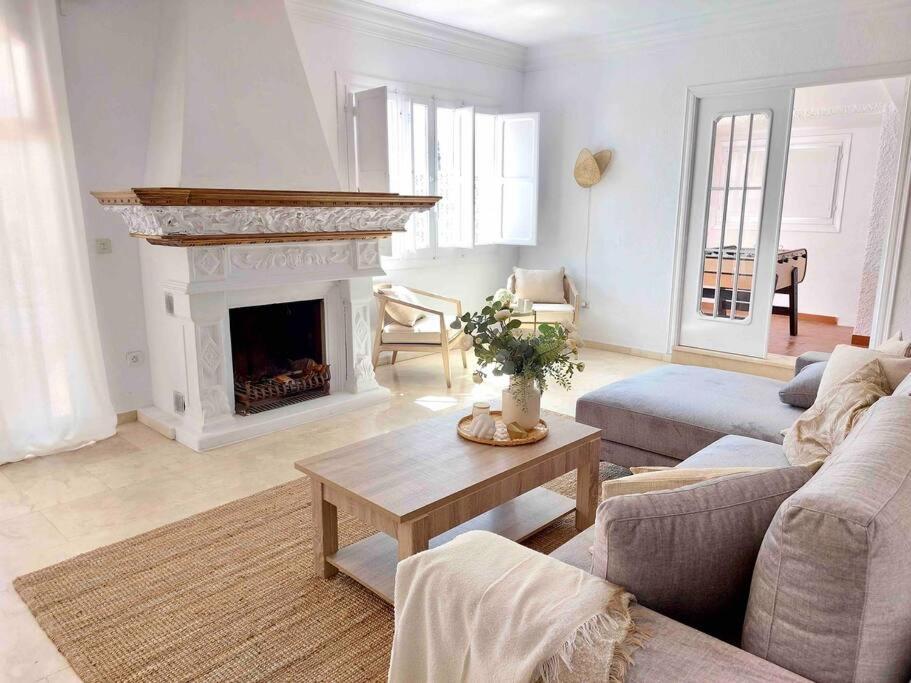 Caleta Beach House Beatriz Sinese Design Holiday home Torre Del Mar