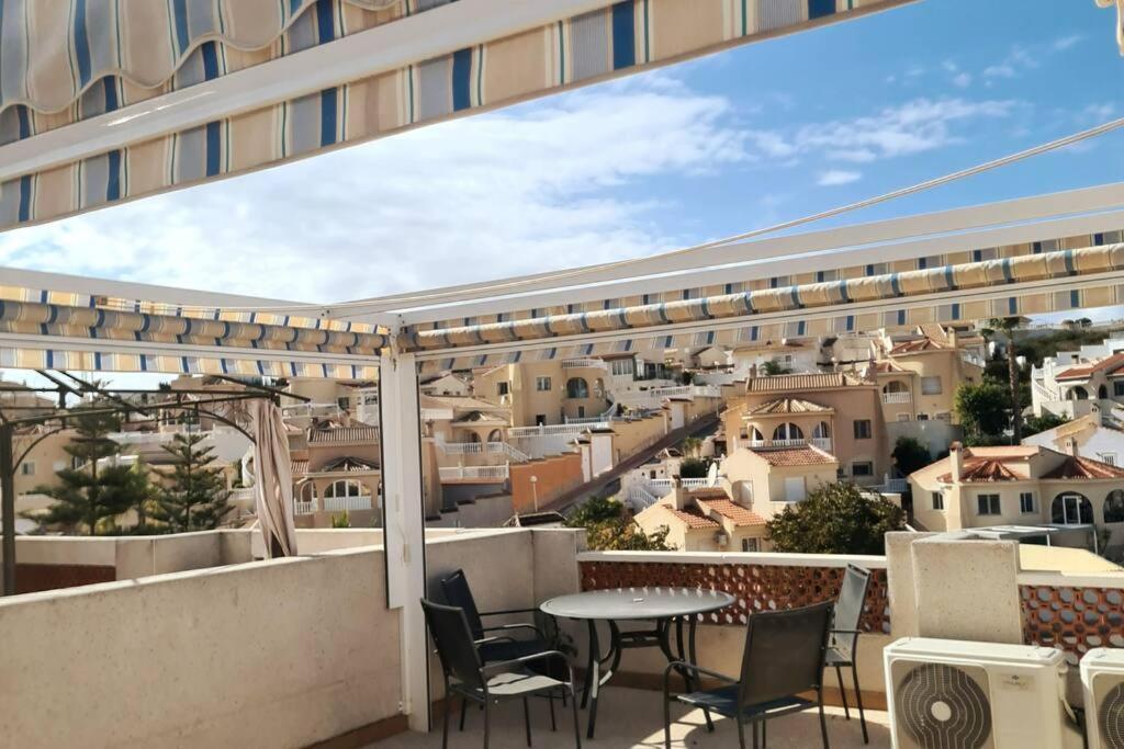 Gorgeous 3 Bed/2 Bath Pool & Golf Views Apartment
