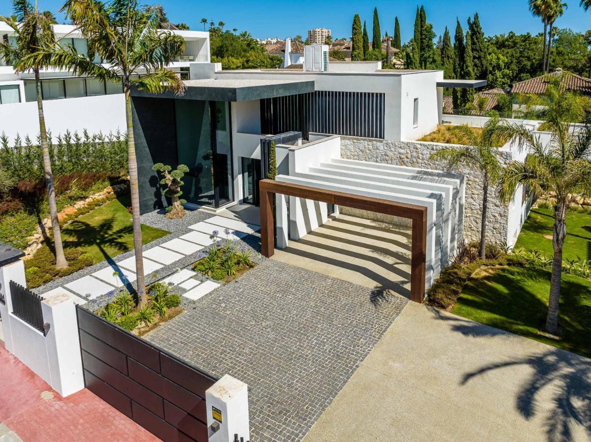 Vacation I Sirius, Golf Valley, Private Heated Pool, Sauna, Billiard, Cinema, Awarded