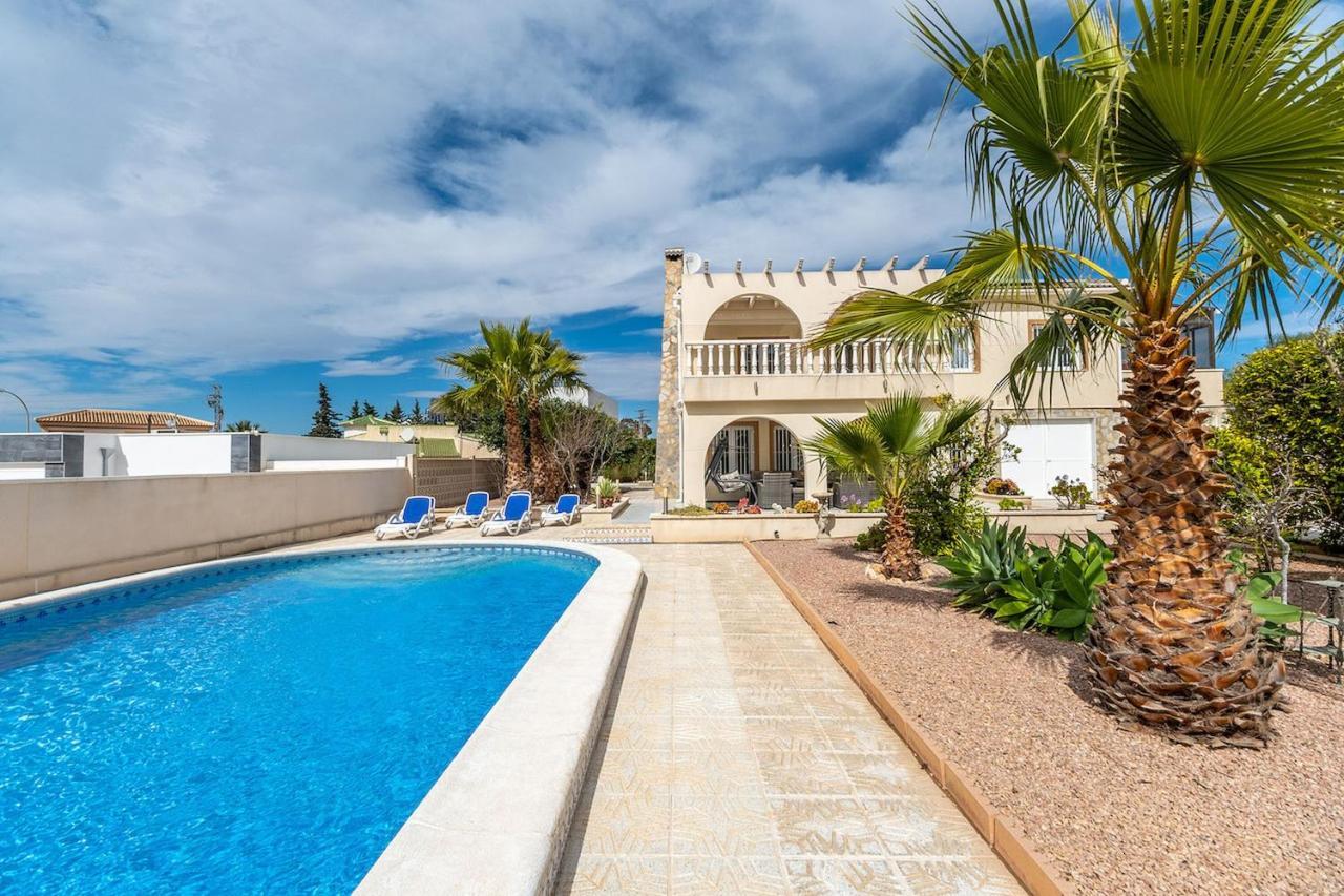 Azul Villa