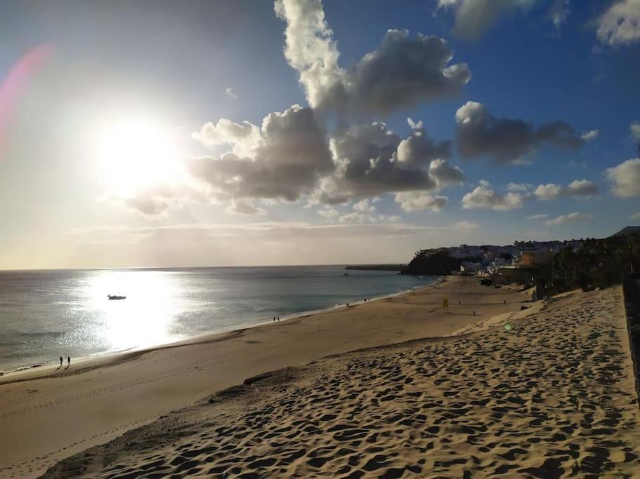 Apartment The House Of Nonni Ventura - Beachfront, Ocean View, Wi-fi, Aircon, Swimming Pool *