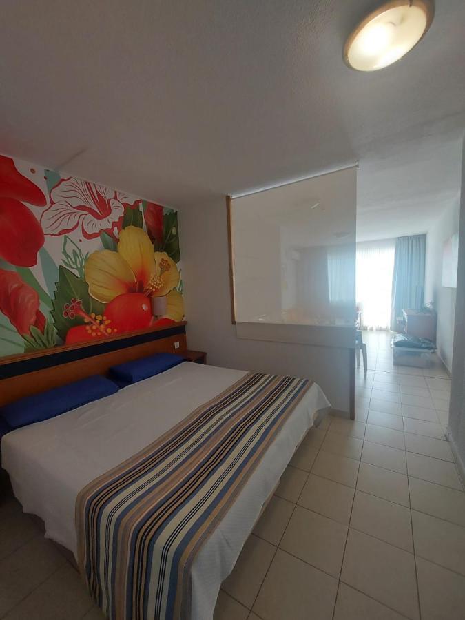 Apartment The House Of Nonni Ventura - Beachfront, Ocean View, Wi-fi, Aircon, Swimming Pool