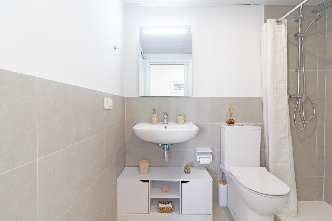 Global Properties, Con Terraza Y Vistas A La Piscina En Gran Canet Apartamento *