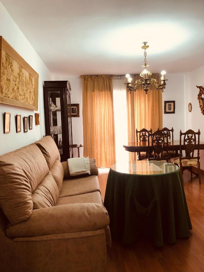 Vivienda Familiar En El Centro De * Baeza