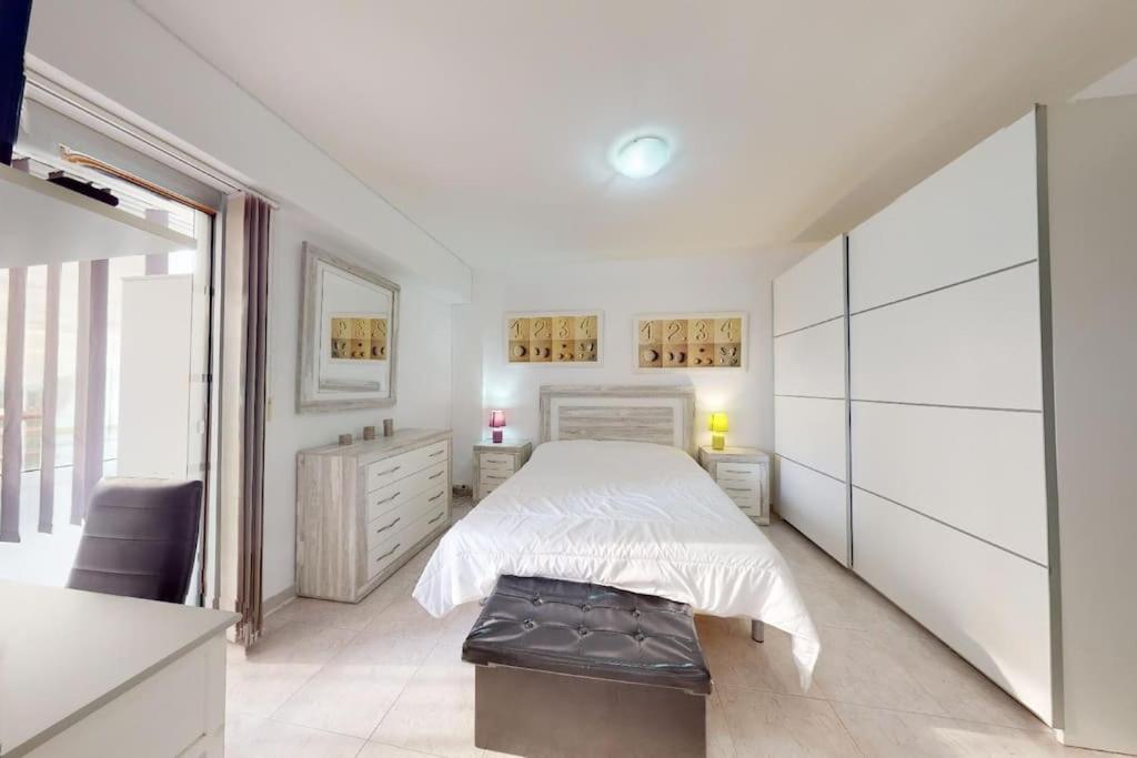 60 M2,piscine, Commerce Roses