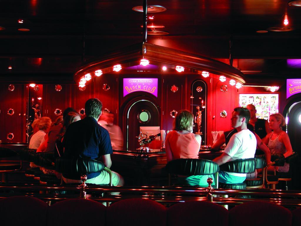 Club Hotel