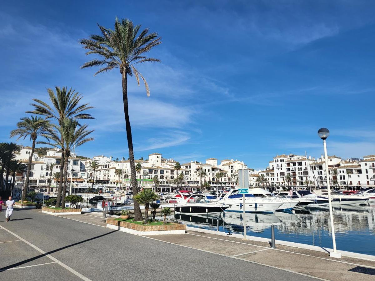 Luxury 4 Bed Townhouse Duquesa With Breathtaking Views Close To Port And