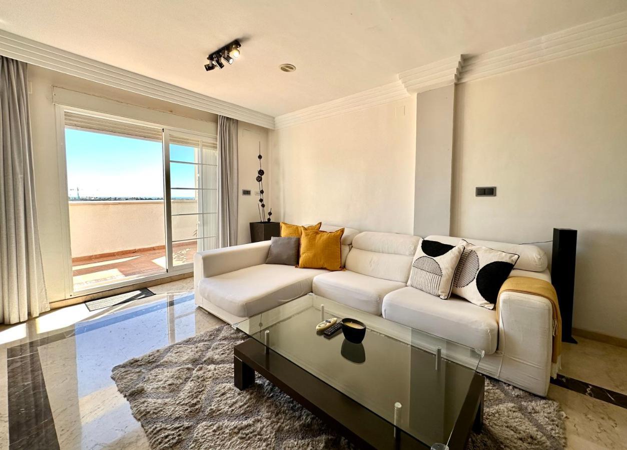 Apartment Moderno Con Preciosas Vistas Al Mar En Urbanizacion Con Piscina - Rio Real 11 2g Marbella