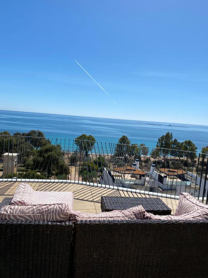 Beachfront Penthouse! Apartment