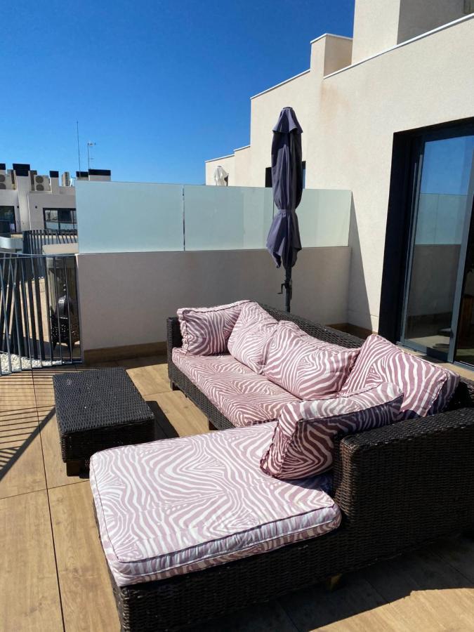 Beachfront Penthouse! Apartment