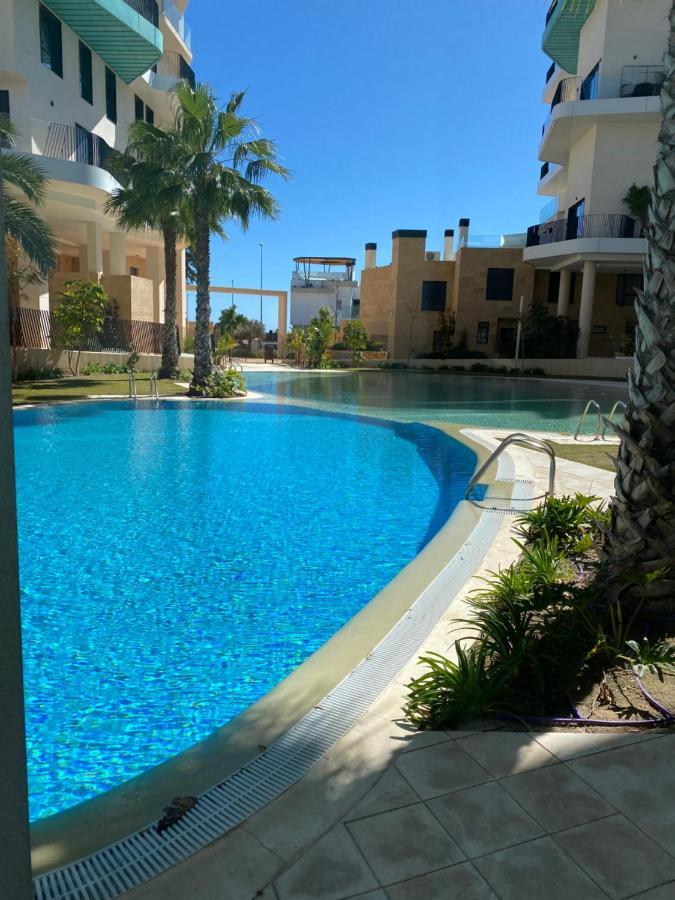 Beachfront Penthouse! Apartment