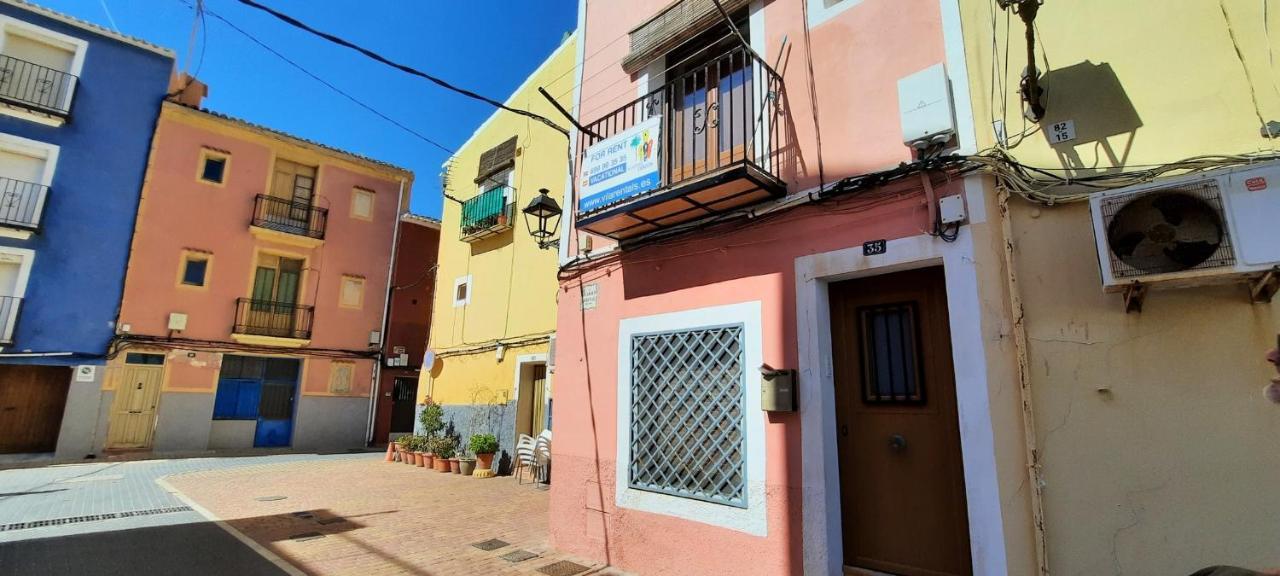 Ar35 Coqueto En Primera Línea Del Casco Antiguo