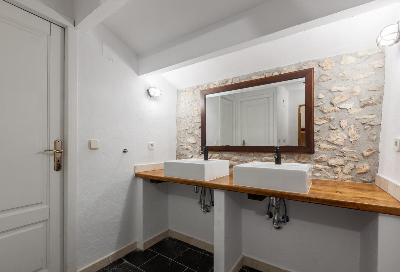 Masia Trabal Holiday home *