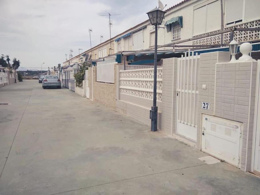 Apto Con Terraza Y 2 Dormitorios. 600 Megas Wifi. * Santa Pola