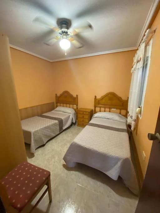 Apto Con Terraza Y 2 Dormitorios. 600 Megas Wifi. Apartment Santa Pola